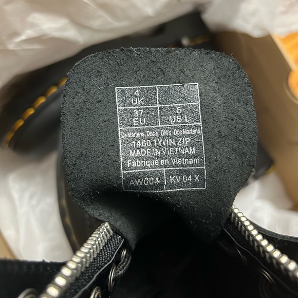 Dr. Martens WOMEN'S DOUBLE ZIP LEATHER LACE UP BOOTS - Picture 5 of 7